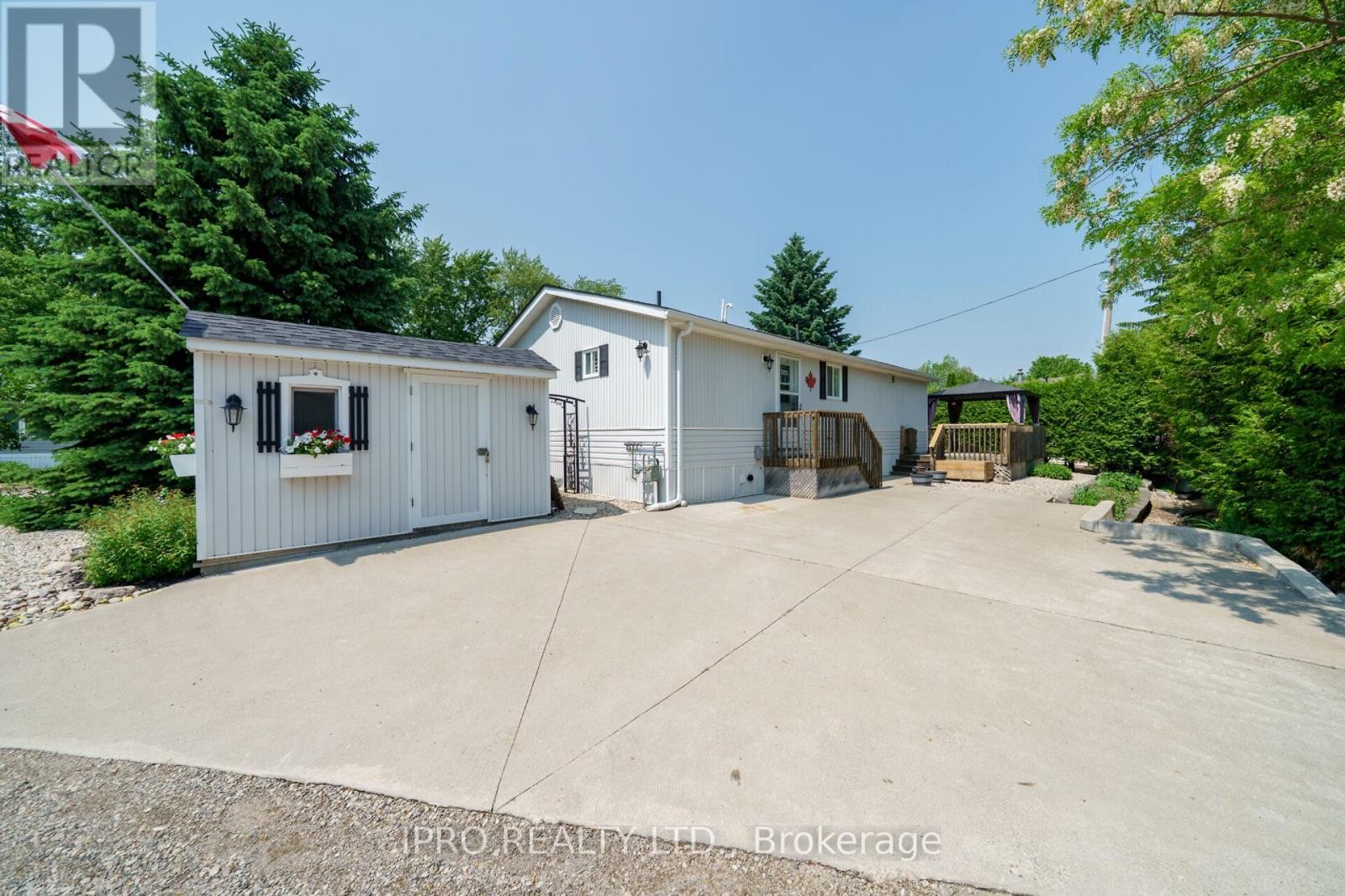 












2 GOLDEN POND ROAD PVT ROAD

,
Puslinch,




Ontario
N0B2J0

