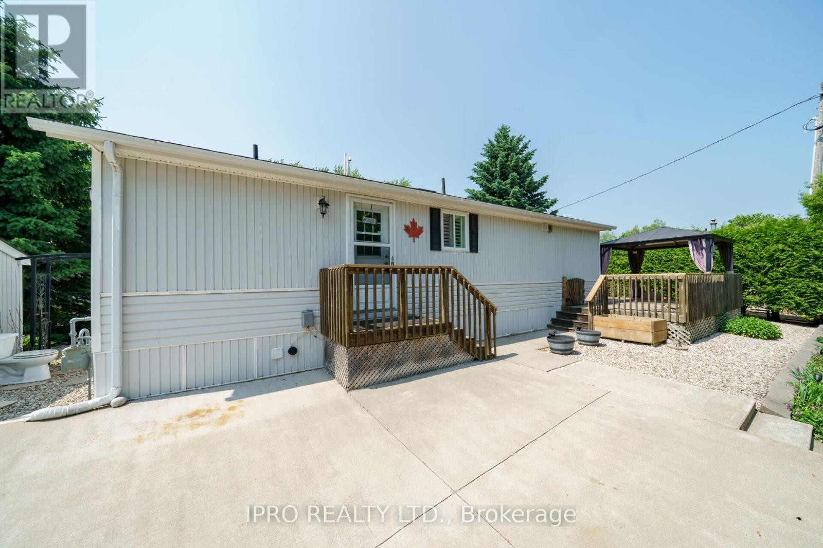 












2 GOLDEN POND ROAD PVT ROAD

,
Puslinch,




Ontario
N0B2J0

