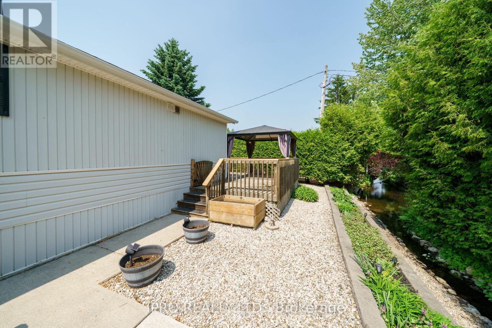 












2 GOLDEN POND ROAD PVT ROAD

,
Puslinch,




Ontario
N0B2J0

