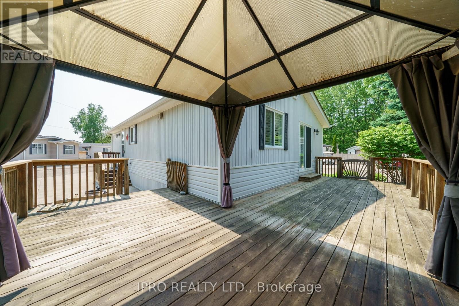 












2 GOLDEN POND ROAD PVT ROAD

,
Puslinch,




Ontario
N0B2J0

