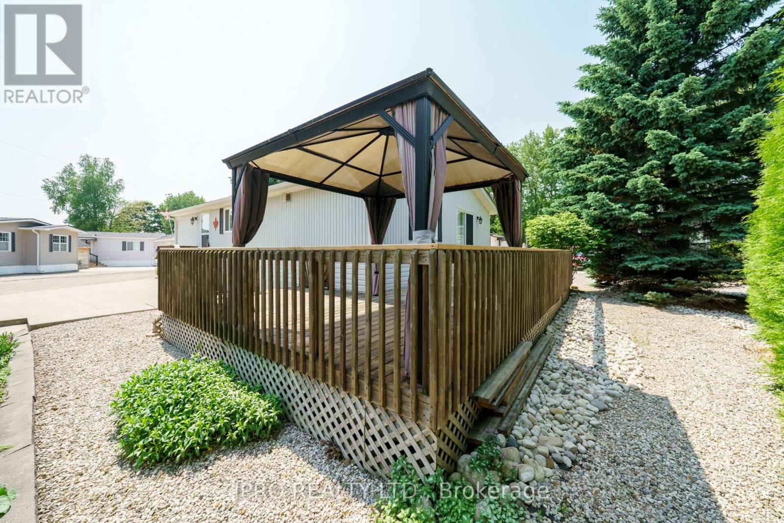 












2 GOLDEN POND ROAD PVT ROAD

,
Puslinch,




Ontario
N0B2J0

