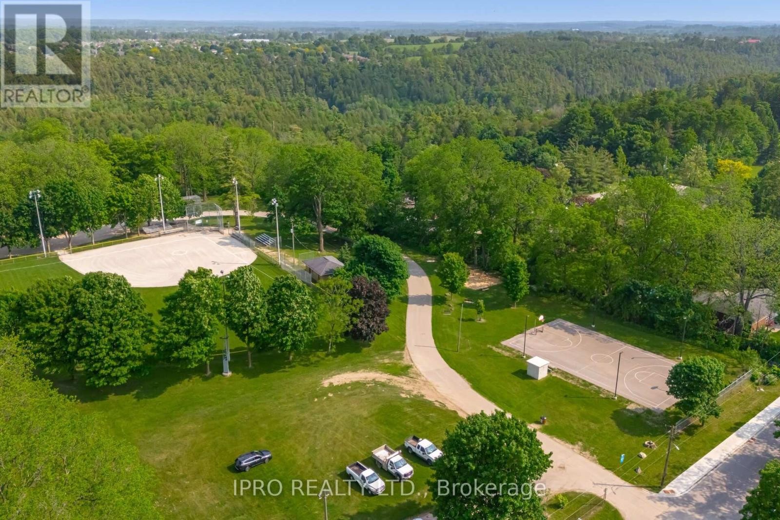 












132 COKER CRESCENT

,
Guelph/Eramosa (Rockwood),




Ontario
N0B2K0

