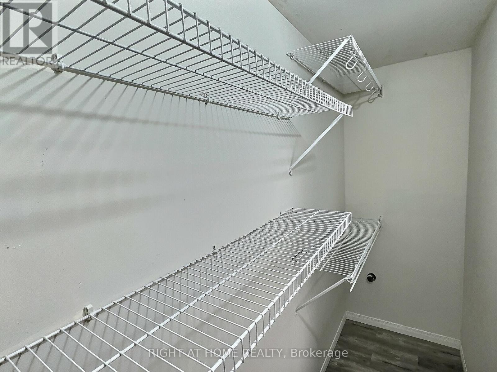 












385 HAVENDALE CRESCENT

,
Waterloo,




Ontario
N2T2T4

