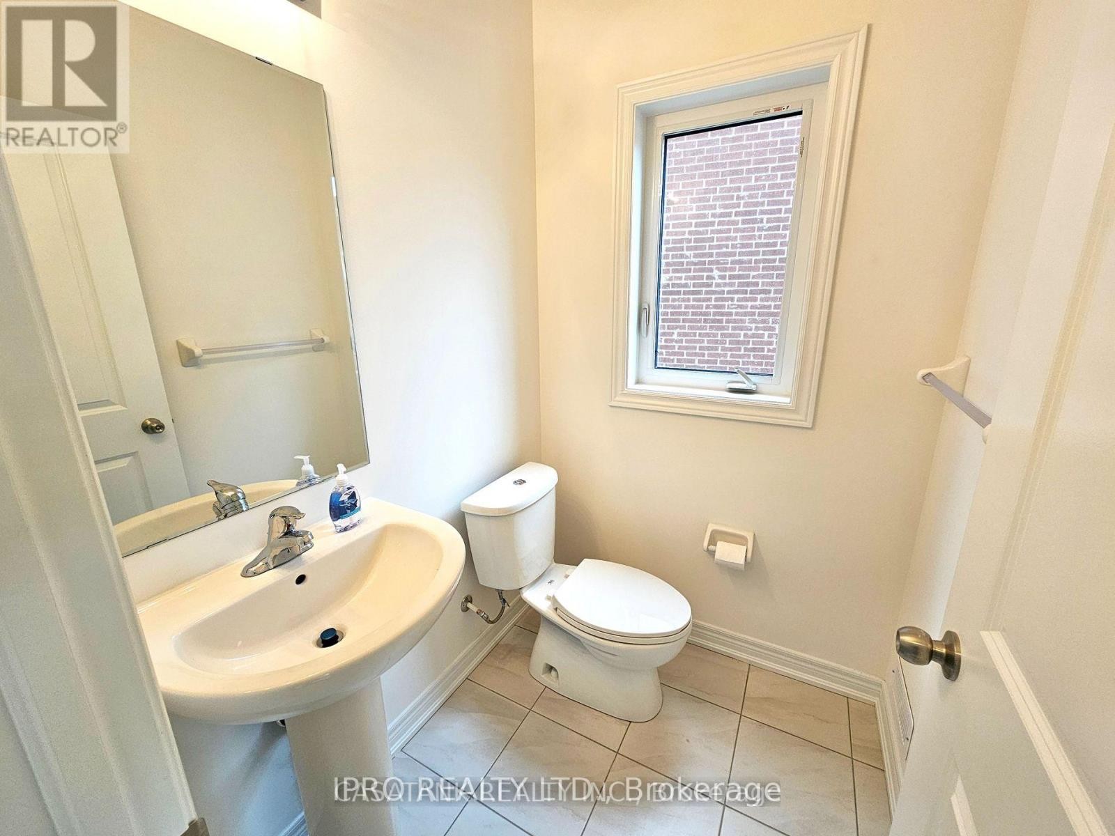 












WHOLE HOUSE - 372 LEANNE LANE

,
Shelburne,




Ontario
L9V3Y6

