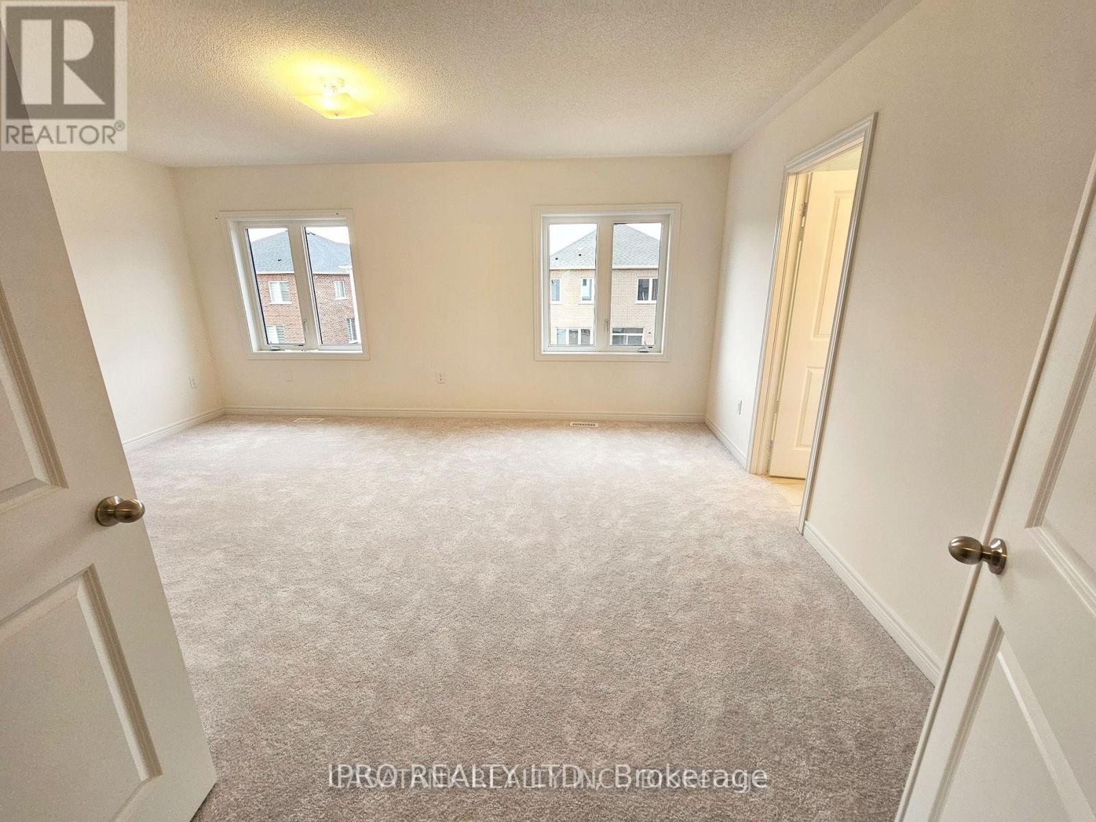 












WHOLE HOUSE - 372 LEANNE LANE

,
Shelburne,




Ontario
L9V3Y6

