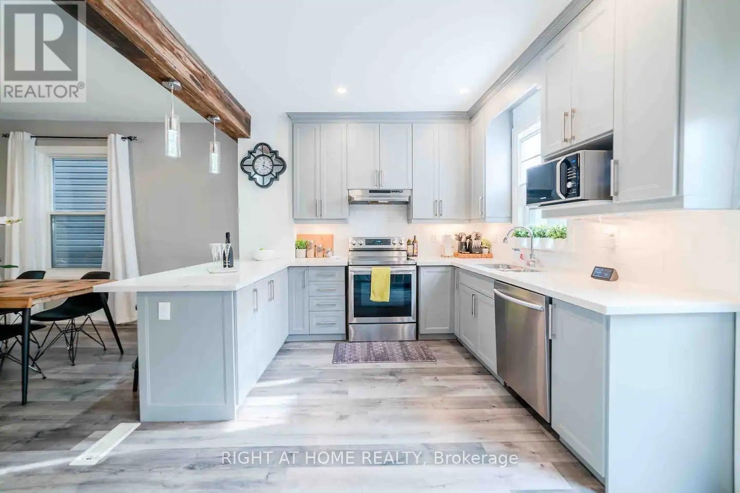 












189 LOTTRIDGE STREET

,
Hamilton (Stipley),




Ontario
L8L6V6

