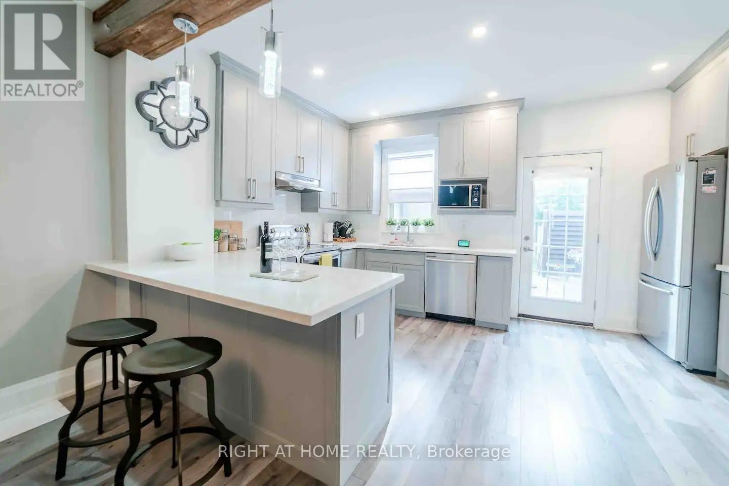












189 LOTTRIDGE STREET

,
Hamilton (Stipley),




Ontario
L8L6V6

