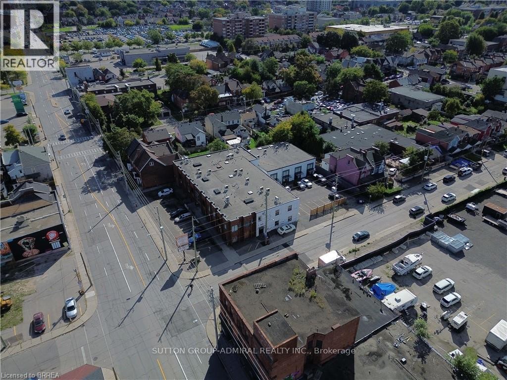 












106 - 252 CATHARINE STREET

,
Hamilton (Central),




Ontario
L8L4S6

