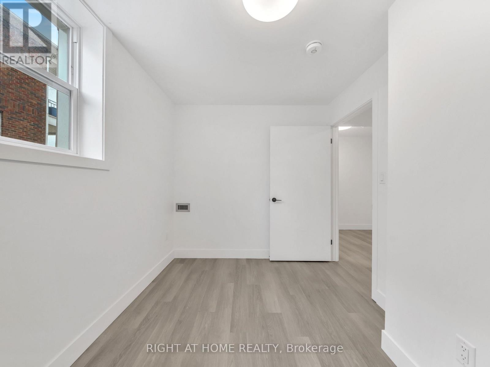 












102 - 1804 DROUILLARD ROAD

,
Windsor,




Ontario
N8W3X5

