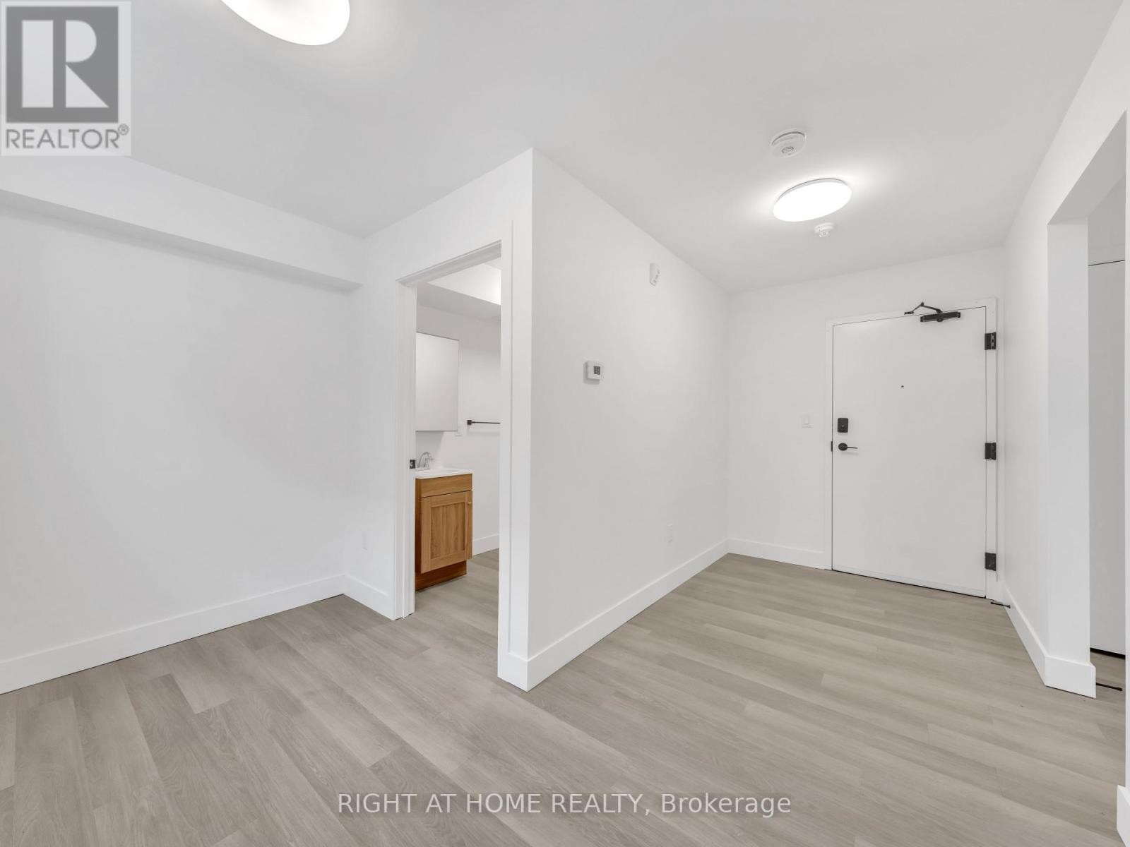 












102 - 1804 DROUILLARD ROAD

,
Windsor,




Ontario
N8W3X5

