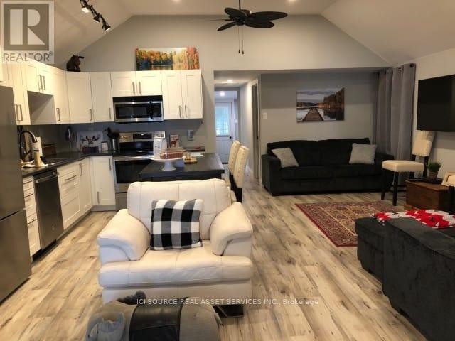 












251 AVERY POINT

,
Kawartha Lakes (Carden),




Ontario
L0K1W0

