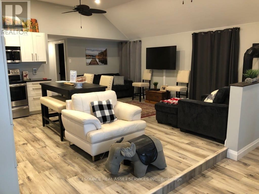 












251 AVERY POINT

,
Kawartha Lakes (Carden),




Ontario
L0K1W0

