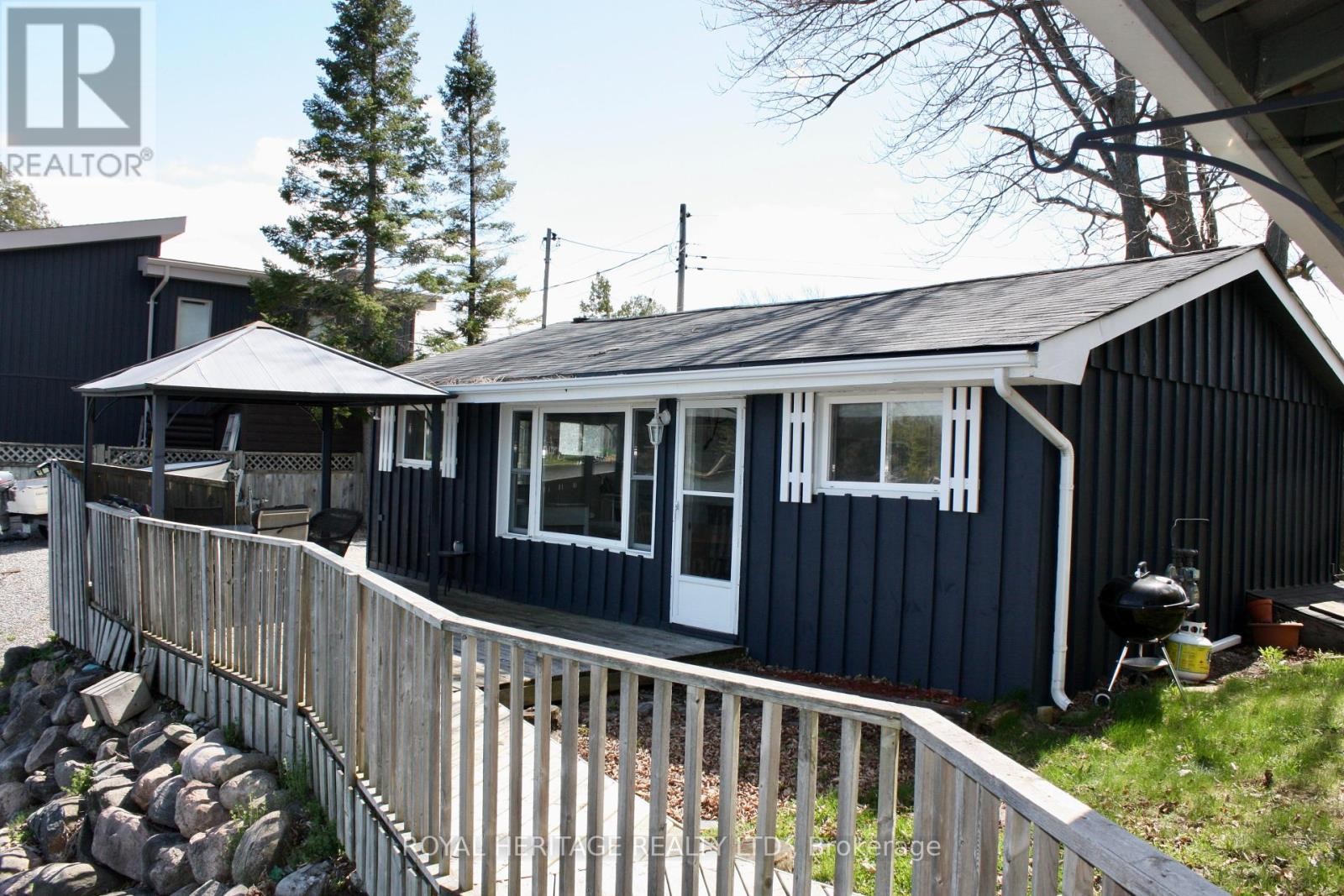 












837 FIFE'S BAY MARINA LANE

,
Selwyn,




Ontario
K9J6X3

