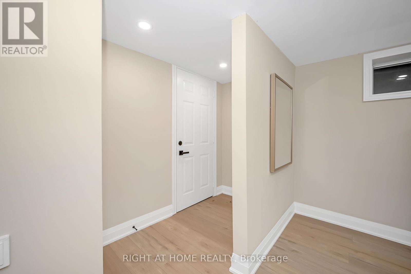 












98 BIRCH AVENUE

,
Hamilton (Gibson),




Ontario
L8L6H7

