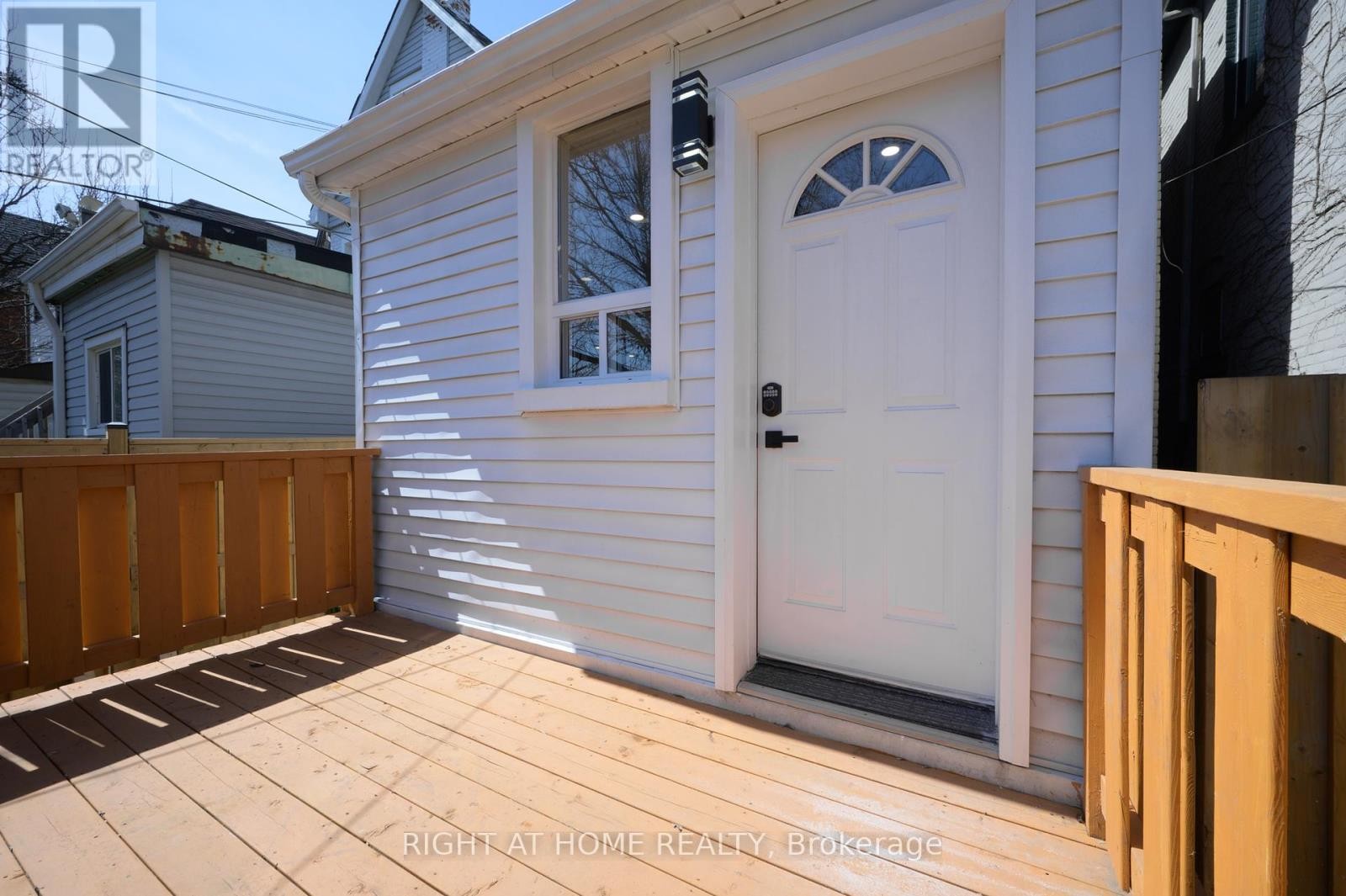 












98 BIRCH AVENUE

,
Hamilton (Gibson),




Ontario
L8L6H7

