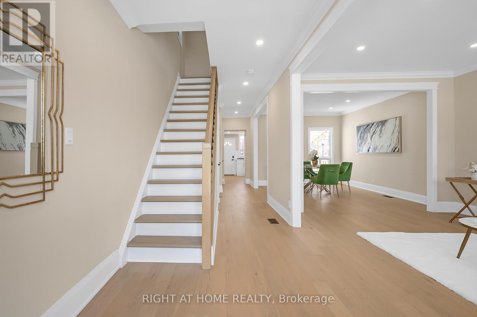 












98 BIRCH AVENUE

,
Hamilton (Gibson),




Ontario
L8L6H7

