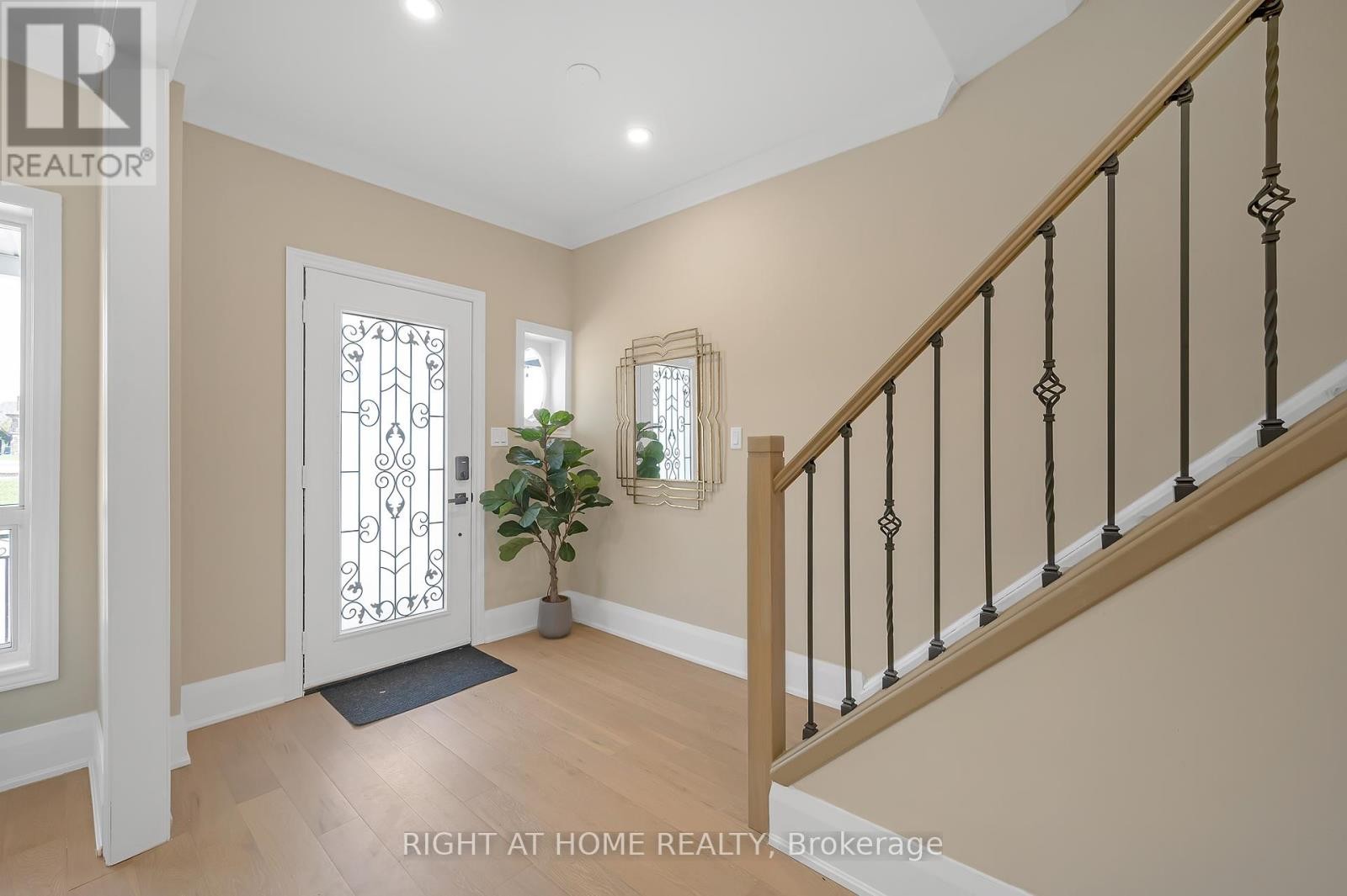












98 BIRCH AVENUE

,
Hamilton (Gibson),




Ontario
L8L6H7

