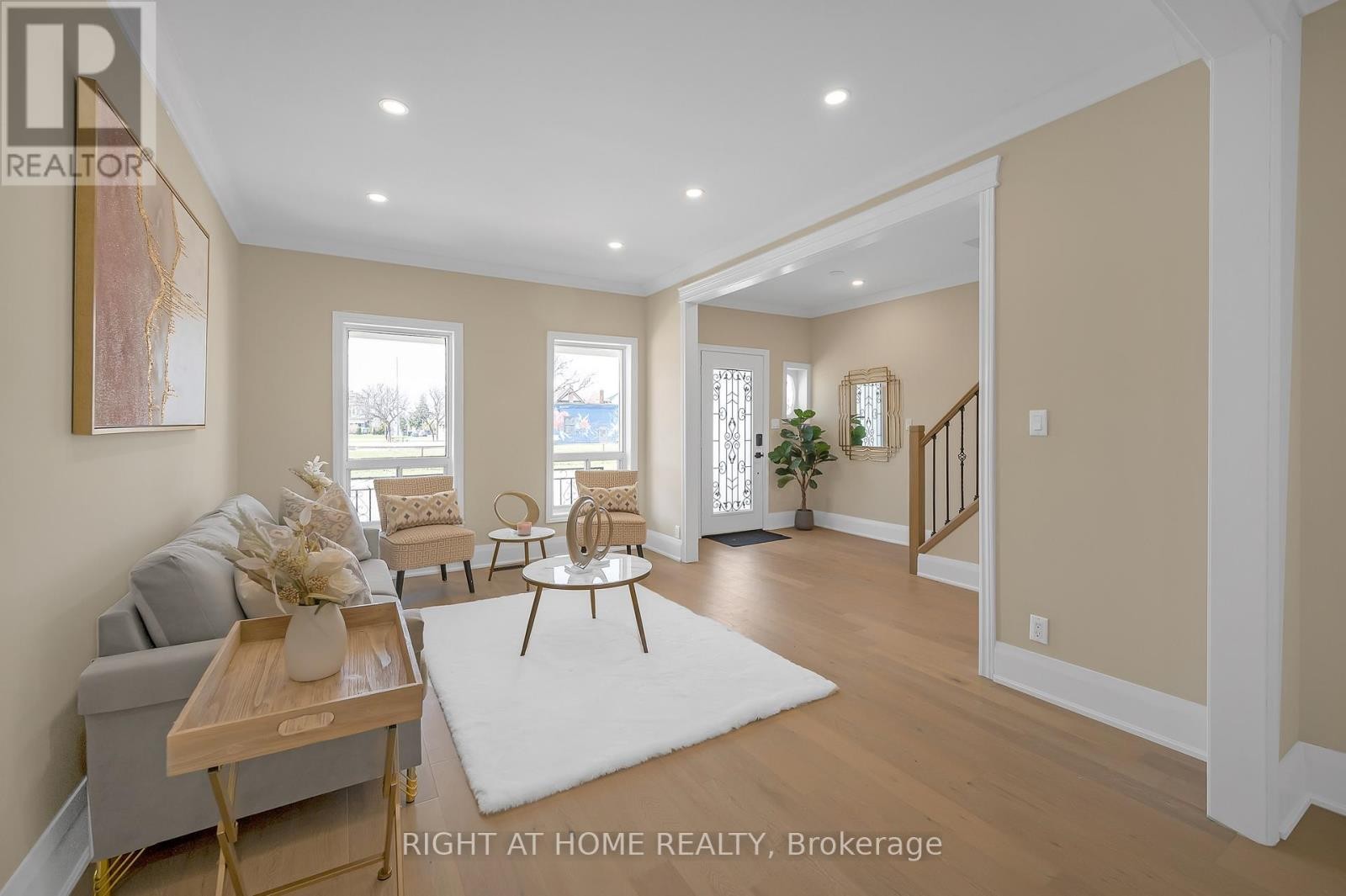 












98 BIRCH AVENUE

,
Hamilton (Gibson),




Ontario
L8L6H7


