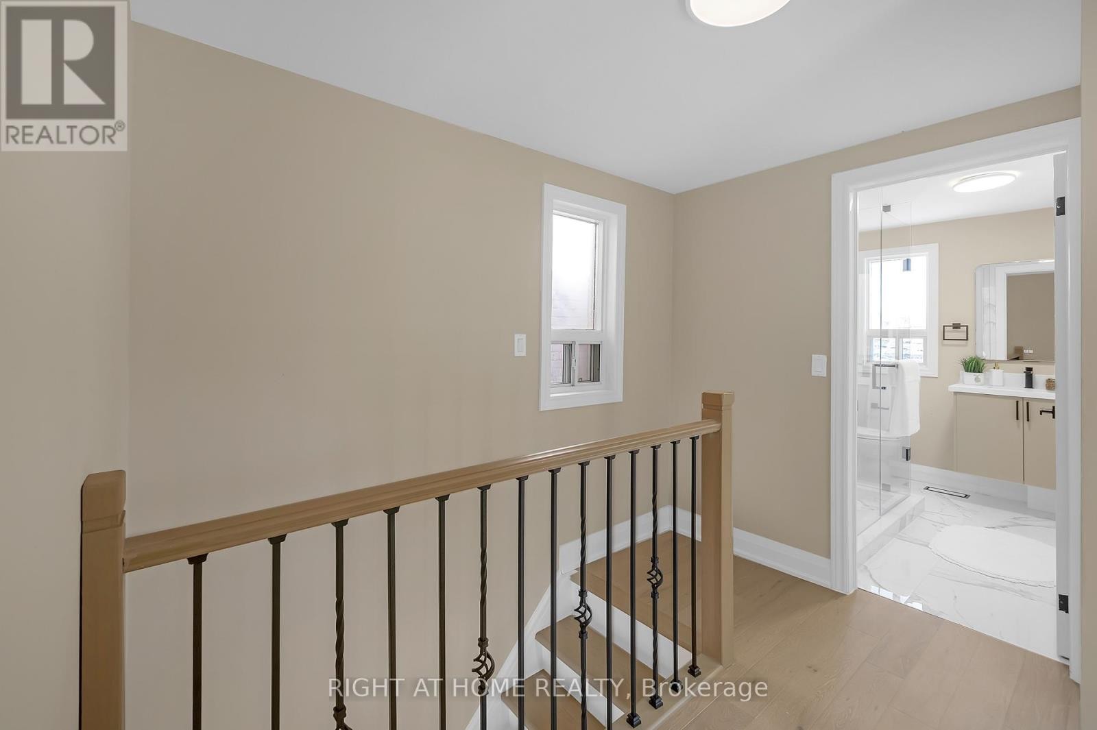 












98 BIRCH AVENUE

,
Hamilton (Gibson),




Ontario
L8L6H7

