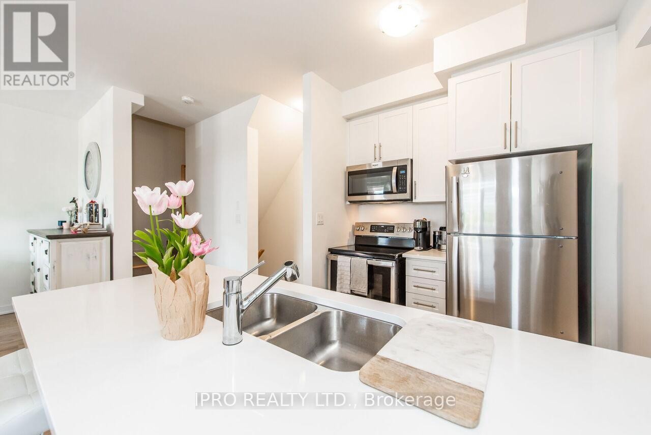 












46 - 590 NORTH SERVICE ROAD

,
Hamilton (Stoney Creek),




Ontario
L8E5A6

