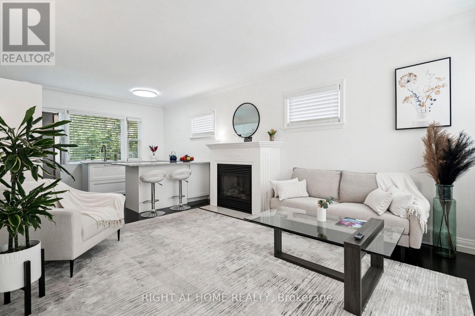 












105 GLENRIDGE AVENUE

,
St. Catharines (Old Glenridge),




Ontario
L2R4X5


