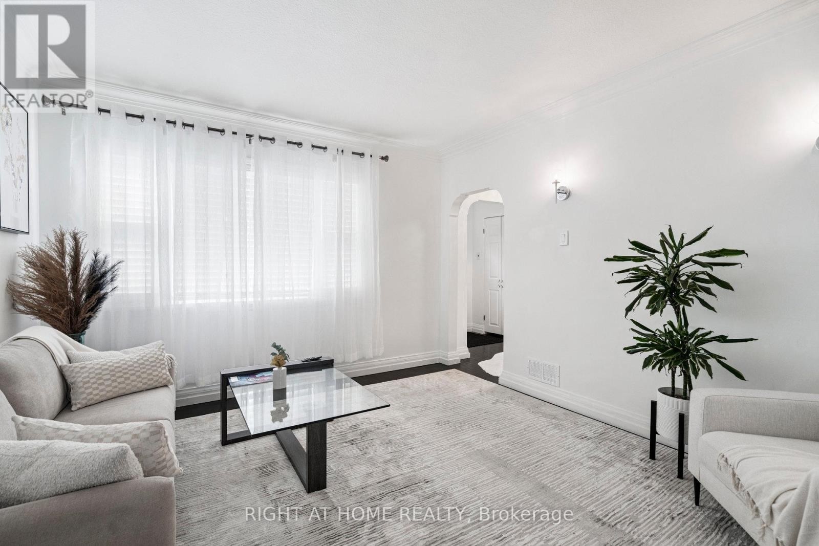 












105 GLENRIDGE AVENUE

,
St. Catharines (Old Glenridge),




Ontario
L2R4X5

