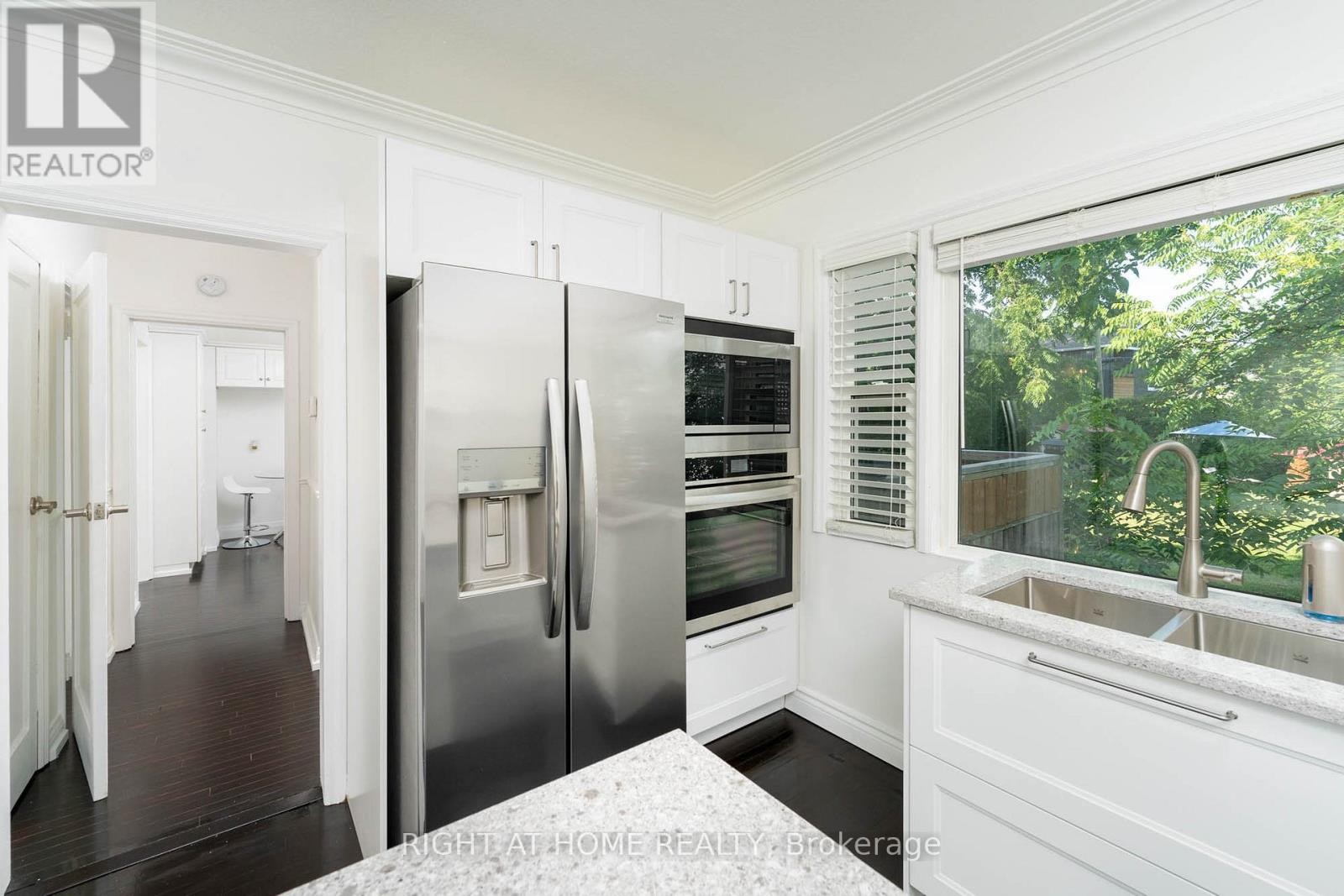 












105 GLENRIDGE AVENUE

,
St. Catharines (Old Glenridge),




Ontario
L2R4X5

