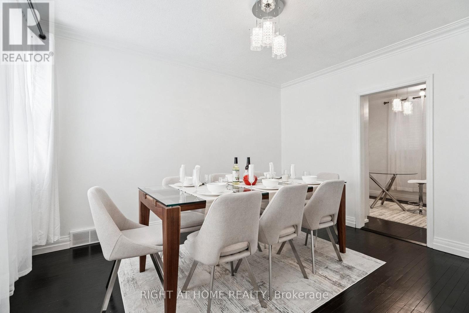 












105 GLENRIDGE AVENUE

,
St. Catharines (Old Glenridge),




Ontario
L2R4X5

