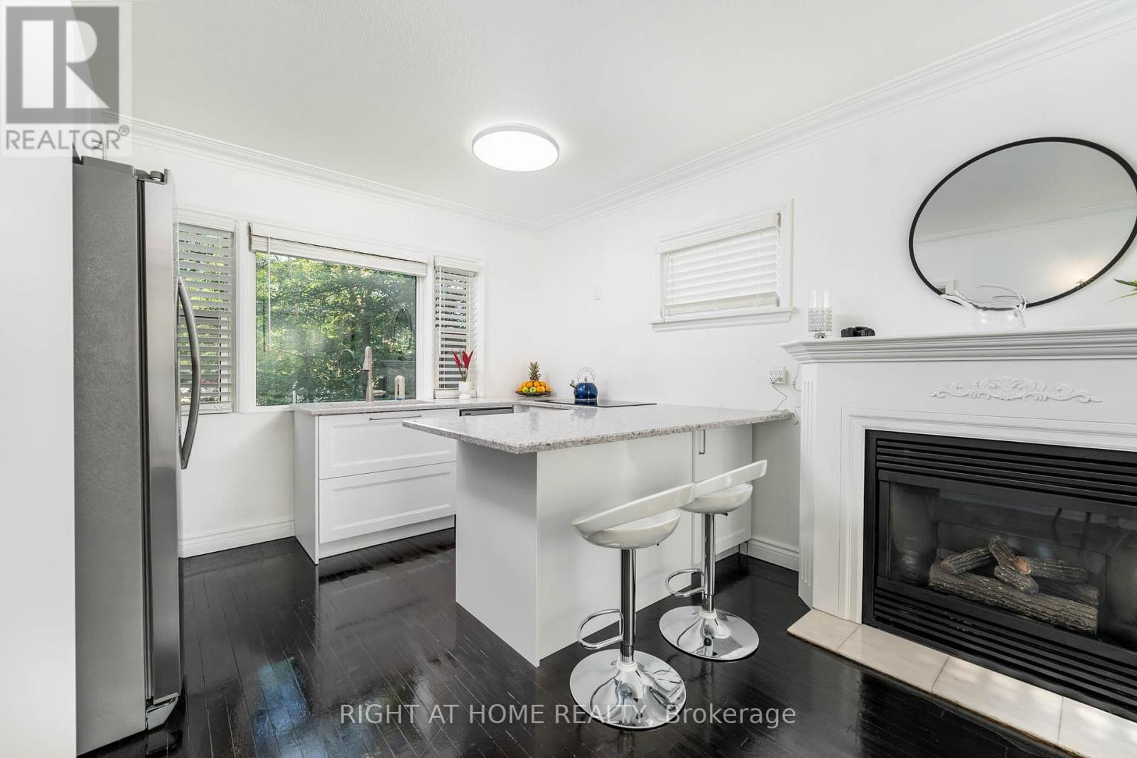 












105 GLENRIDGE AVENUE

,
St. Catharines (Old Glenridge),




Ontario
L2R4X5

