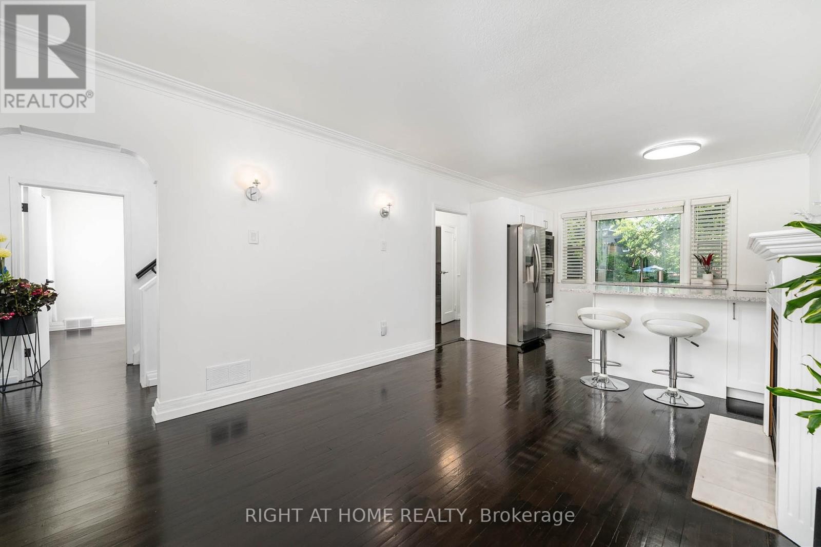 












105 GLENRIDGE AVENUE

,
St. Catharines (Old Glenridge),




Ontario
L2R4X5


