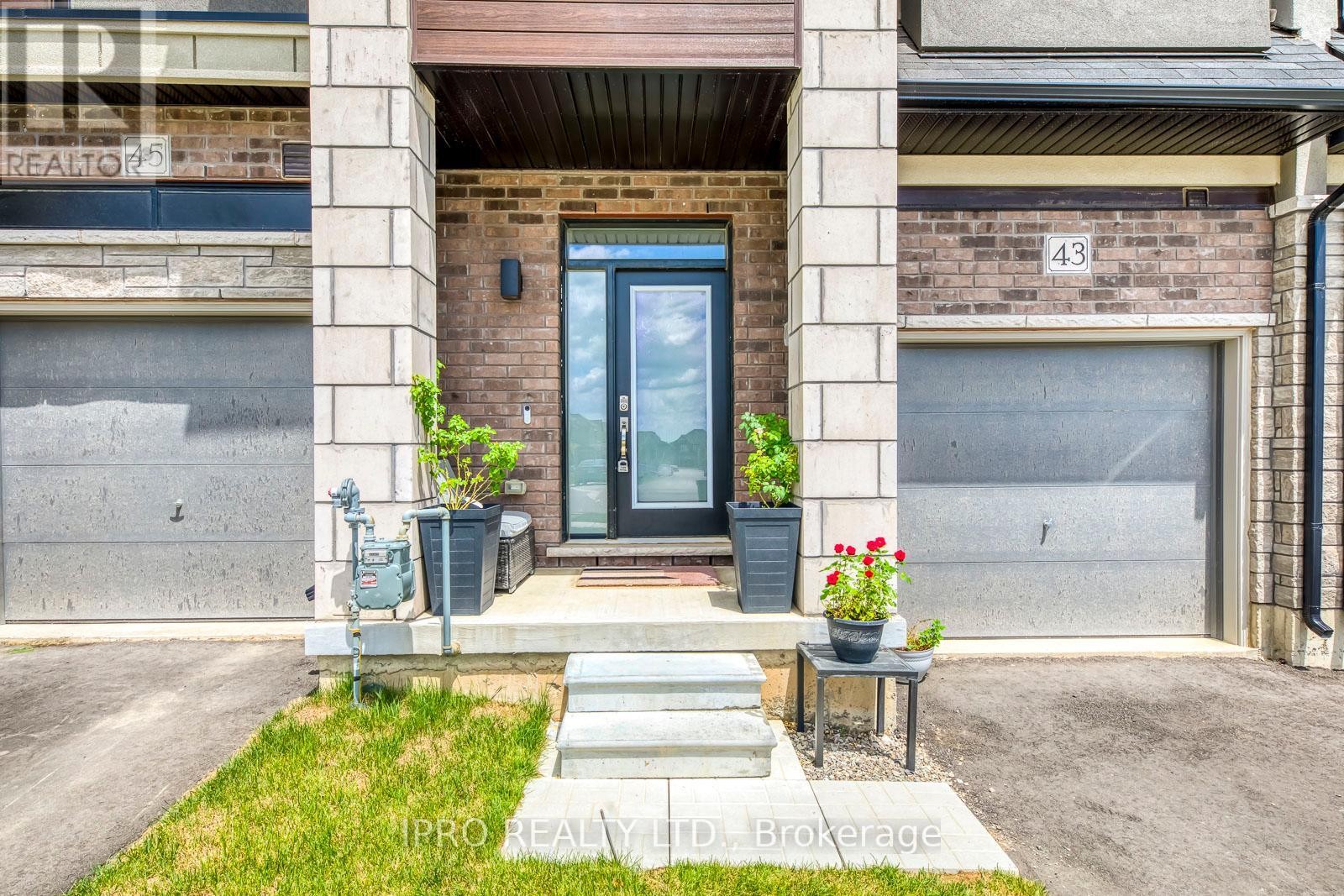 












43 GEORGE BRIER DRIVE W

,
Brant (Paris),




Ontario
N3L0L8

