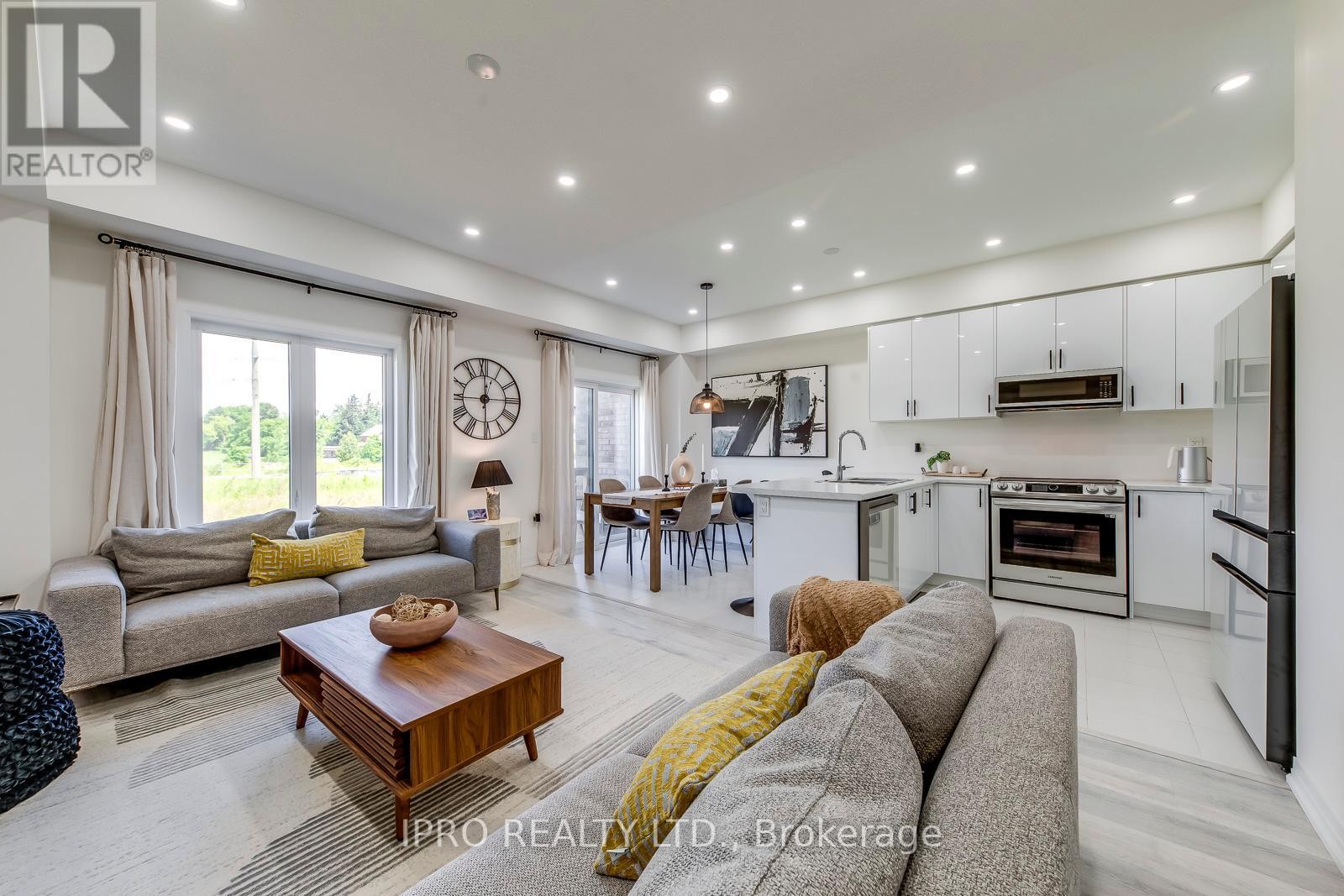 












43 GEORGE BRIER DRIVE W

,
Brant (Paris),




Ontario
N3L0L8

