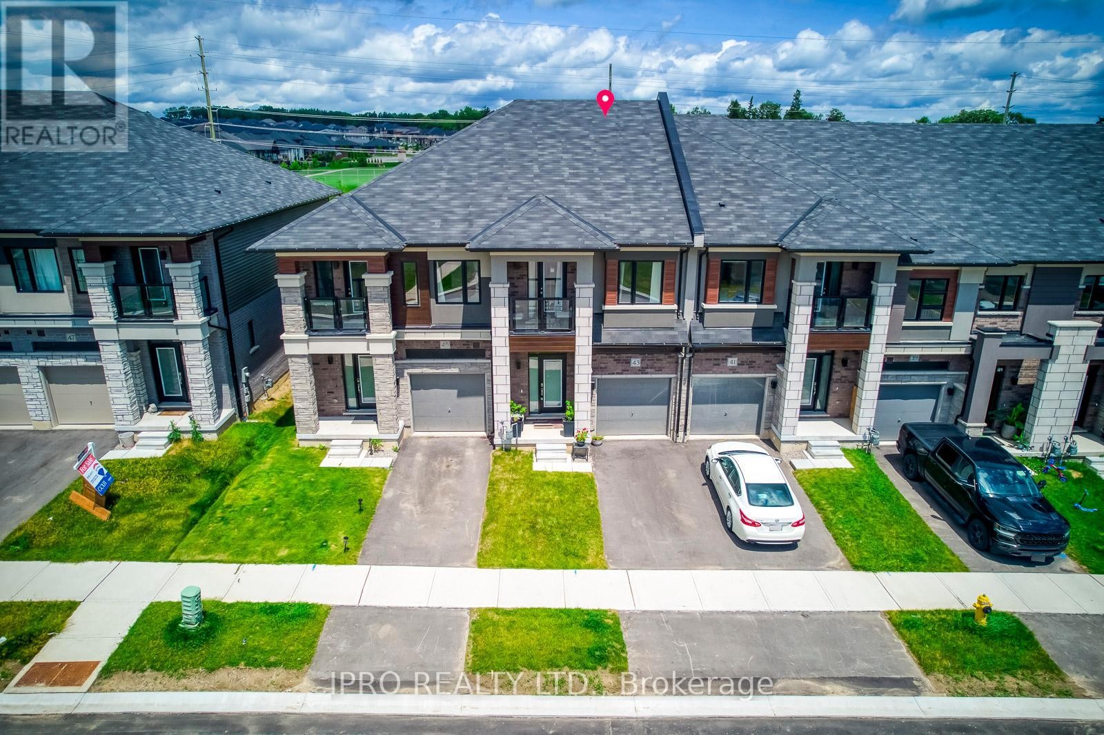 












43 GEORGE BRIER DRIVE W

,
Brant (Paris),




Ontario
N3L0L8

