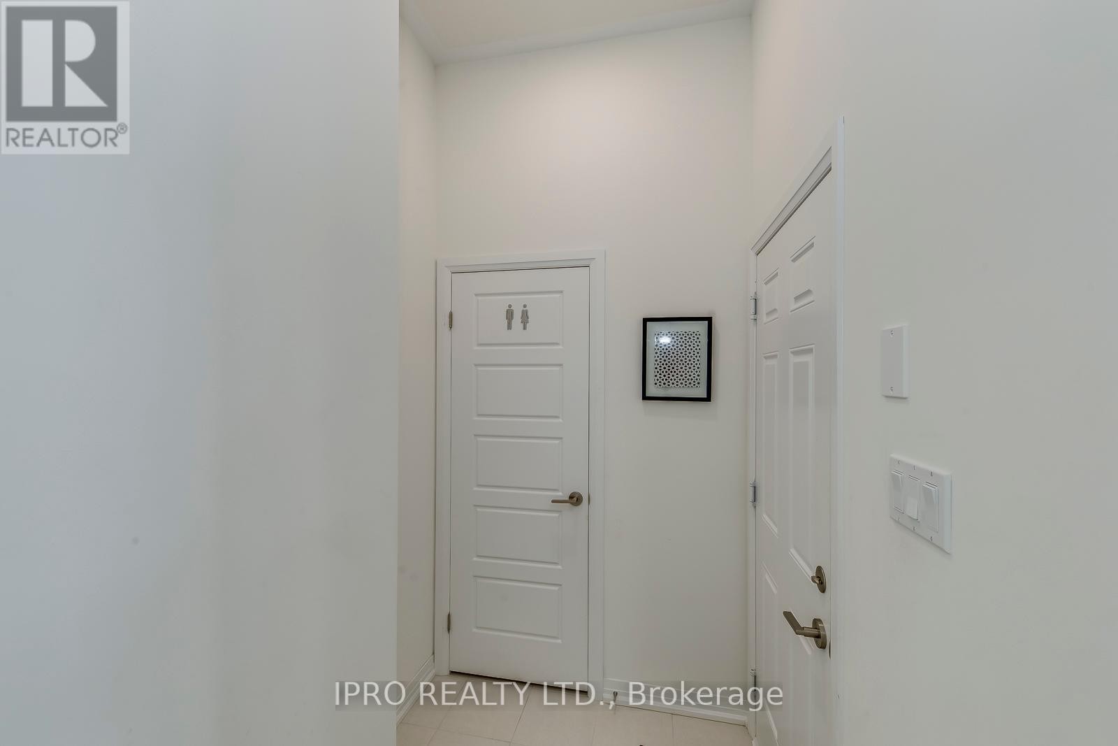 












43 GEORGE BRIER DRIVE W

,
Brant (Paris),




Ontario
N3L0L8

