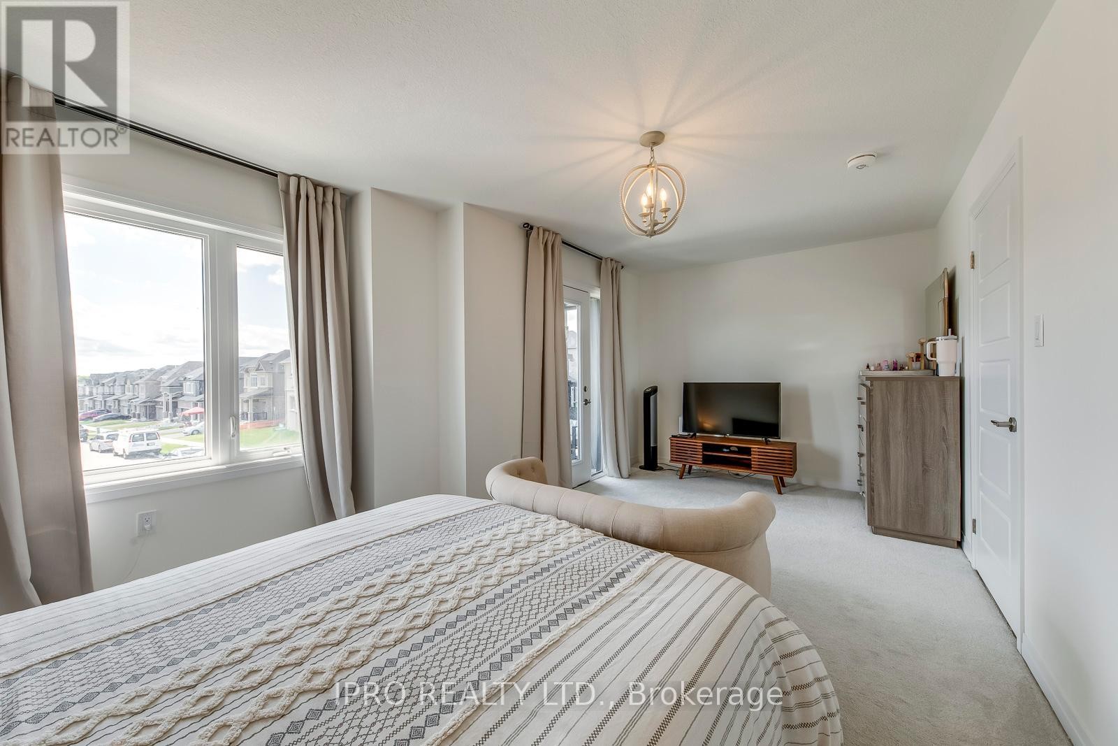 












43 GEORGE BRIER DRIVE W

,
Brant (Paris),




Ontario
N3L0L8

