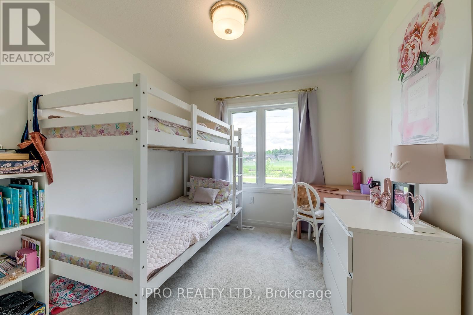 












43 GEORGE BRIER DRIVE W

,
Brant (Paris),




Ontario
N3L0L8

