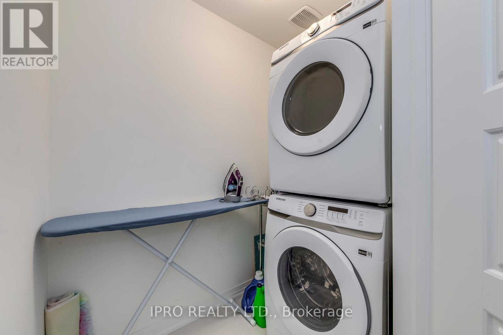 












43 GEORGE BRIER DRIVE W

,
Brant (Paris),




Ontario
N3L0L8

