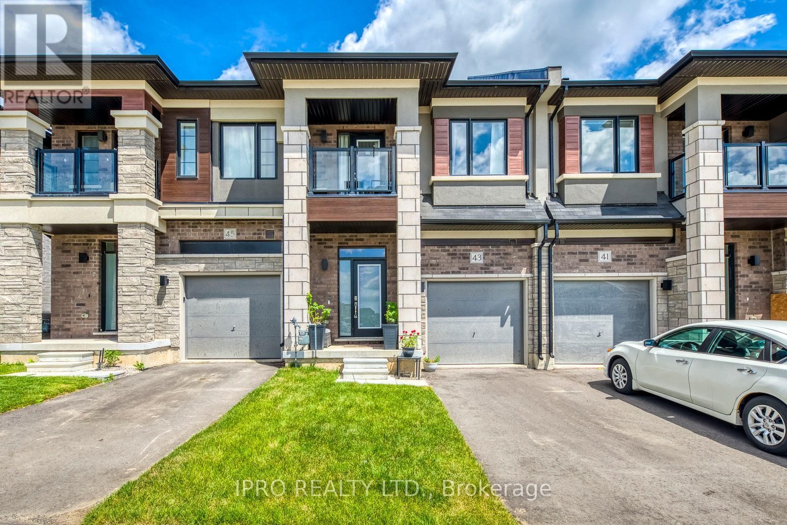












43 GEORGE BRIER DRIVE W

,
Brant (Paris),




Ontario
N3L0L8

