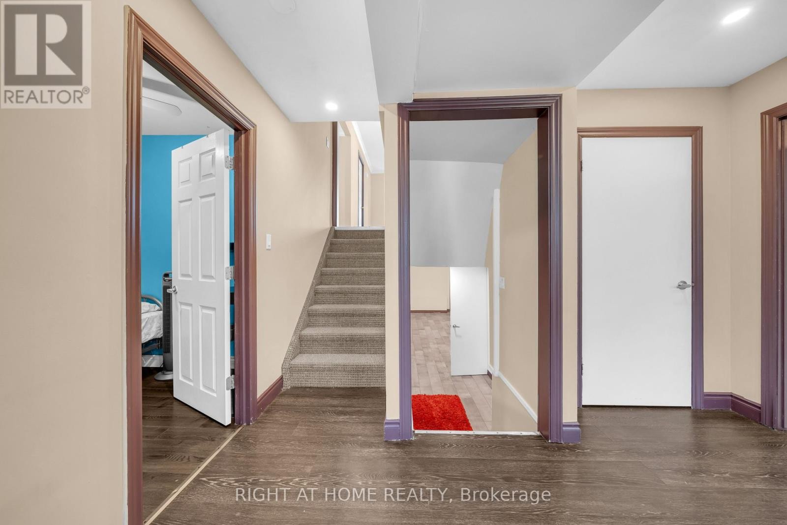 












7651 SWAN STREET

,
Niagara Falls (Ascot),




Ontario
L2H2R1

