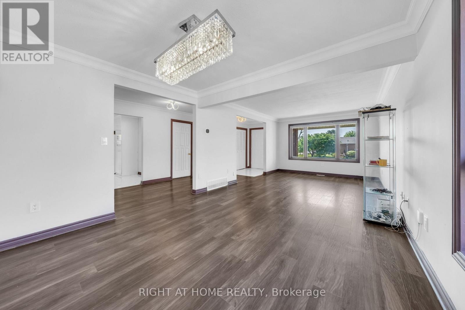 












7651 SWAN STREET

,
Niagara Falls (Ascot),




Ontario
L2H2R1


