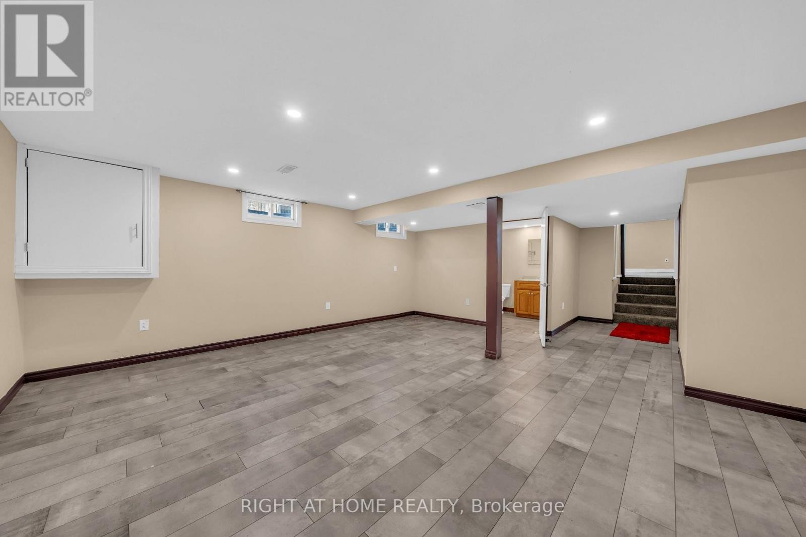 












7651 SWAN STREET

,
Niagara Falls (Ascot),




Ontario
L2H2R1

