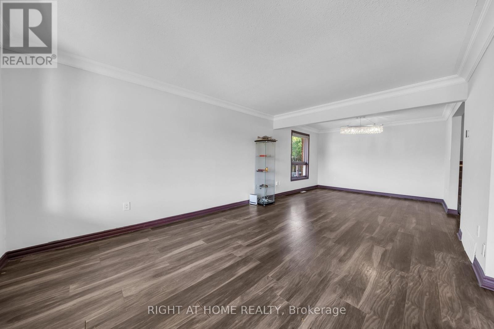 












7651 SWAN STREET

,
Niagara Falls (Ascot),




Ontario
L2H2R1


