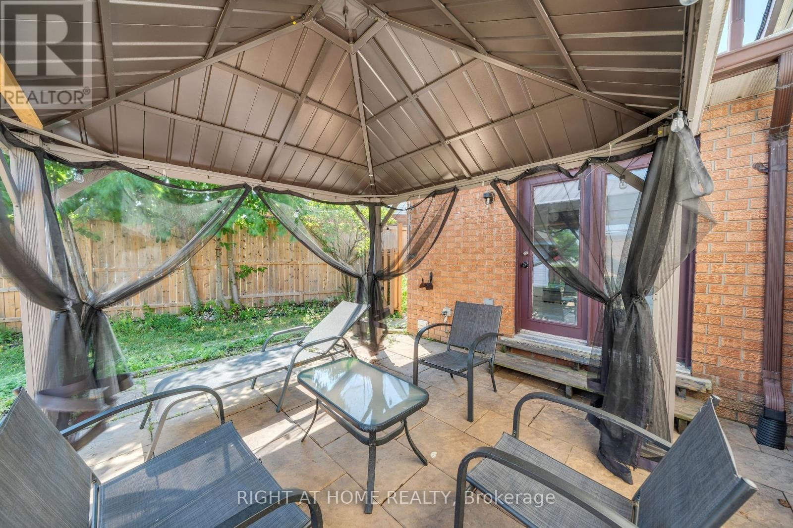 












7651 SWAN STREET

,
Niagara Falls (Ascot),




Ontario
L2H2R1

