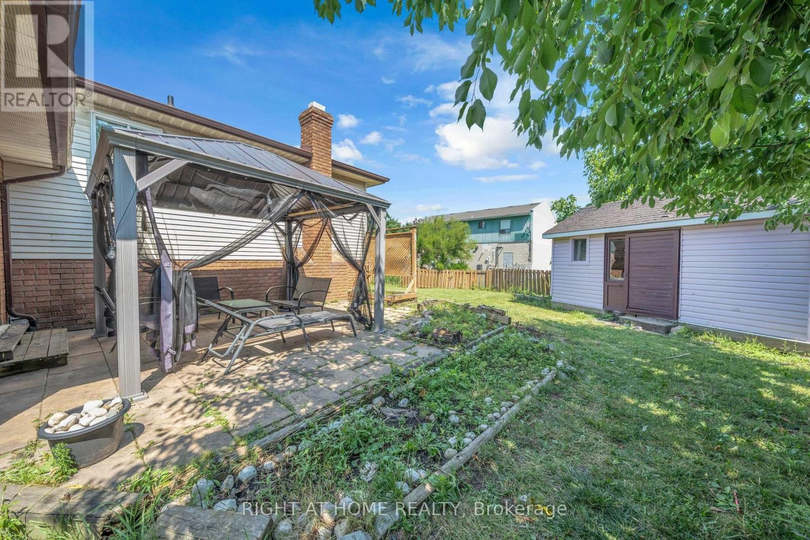 












7651 SWAN STREET

,
Niagara Falls (Ascot),




Ontario
L2H2R1

