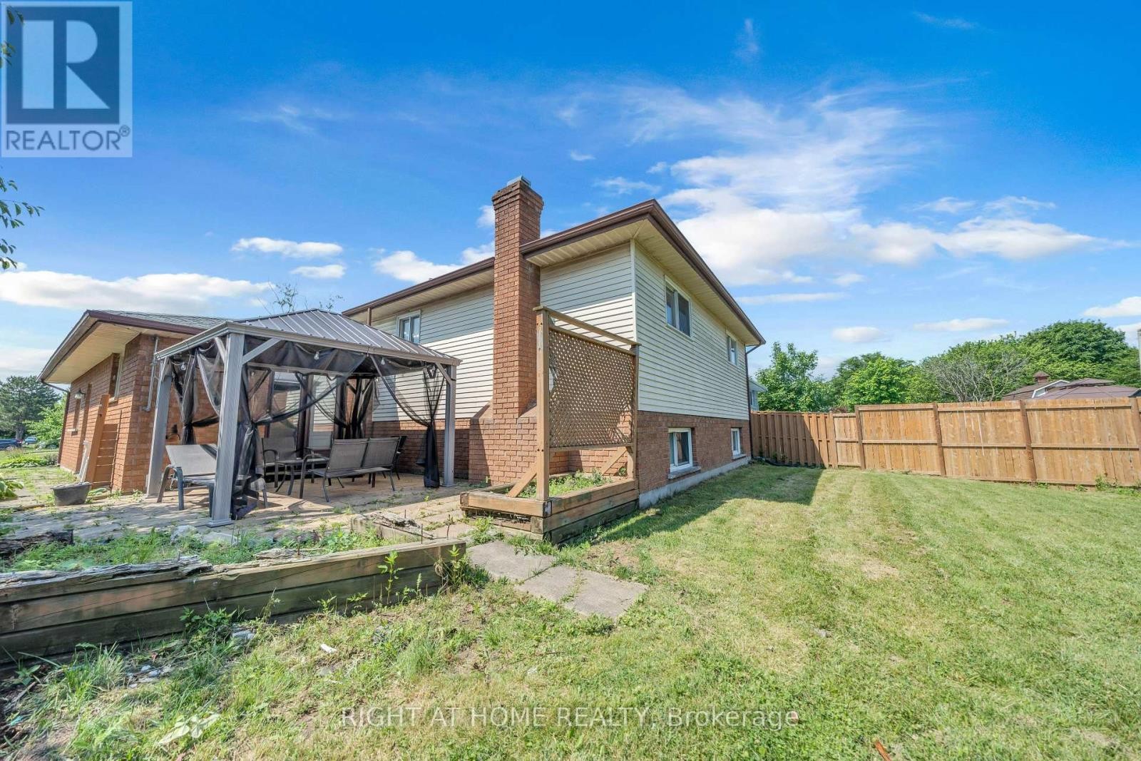 












7651 SWAN STREET

,
Niagara Falls (Ascot),




Ontario
L2H2R1


