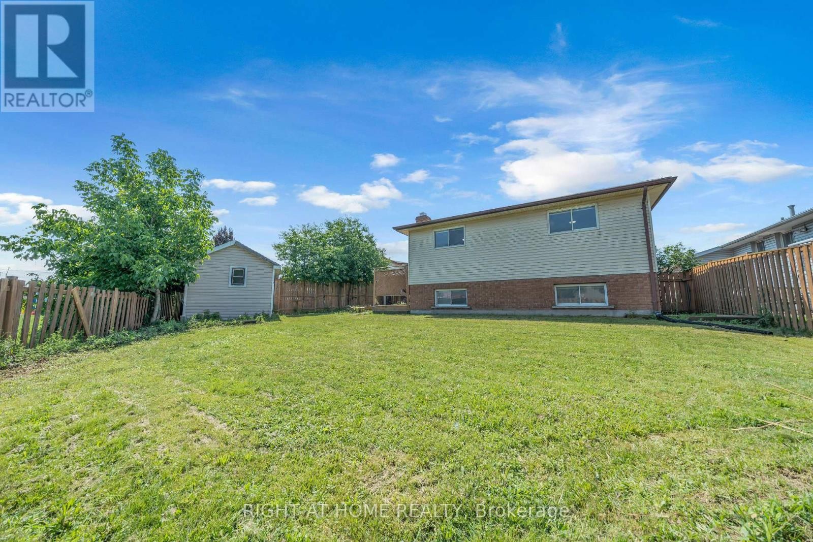 












7651 SWAN STREET

,
Niagara Falls (Ascot),




Ontario
L2H2R1

