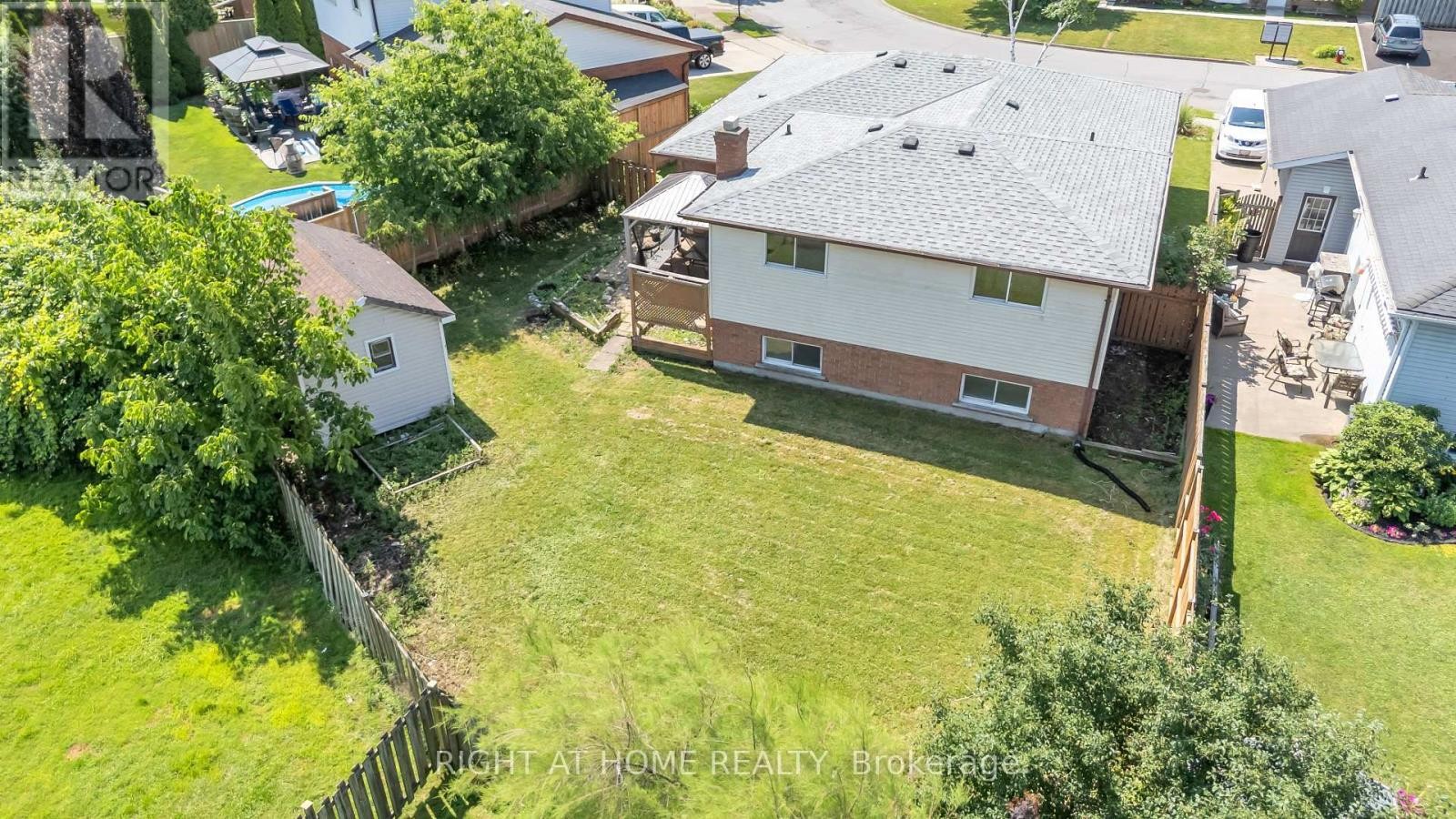 












7651 SWAN STREET

,
Niagara Falls (Ascot),




Ontario
L2H2R1

