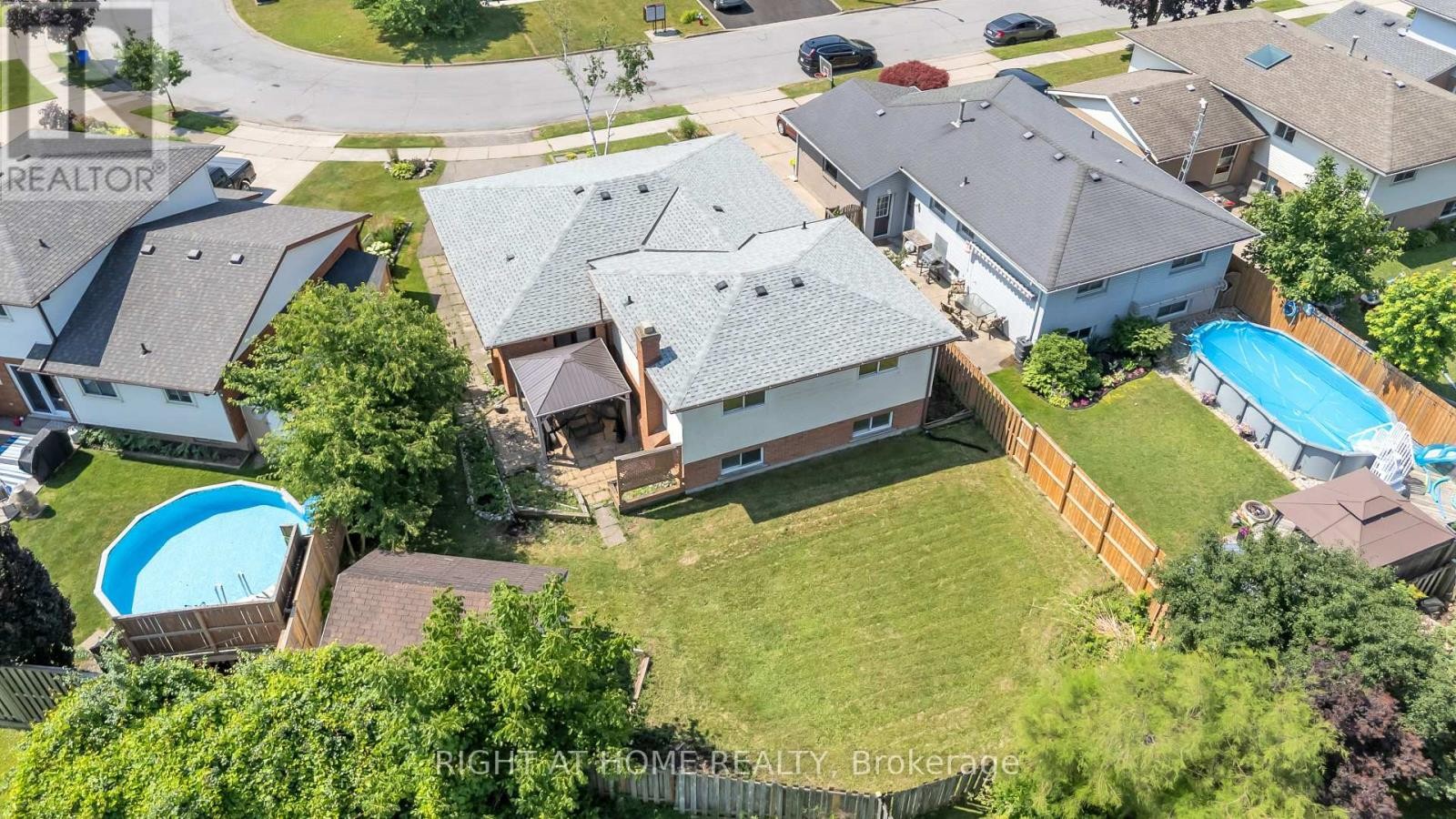 












7651 SWAN STREET

,
Niagara Falls (Ascot),




Ontario
L2H2R1

