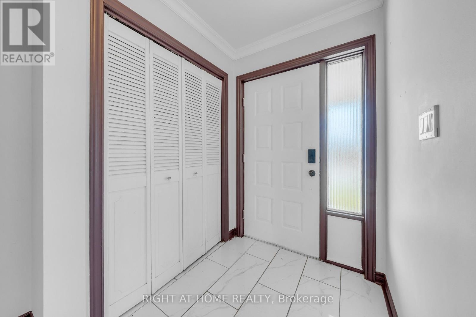 












7651 SWAN STREET

,
Niagara Falls (Ascot),




Ontario
L2H2R1

