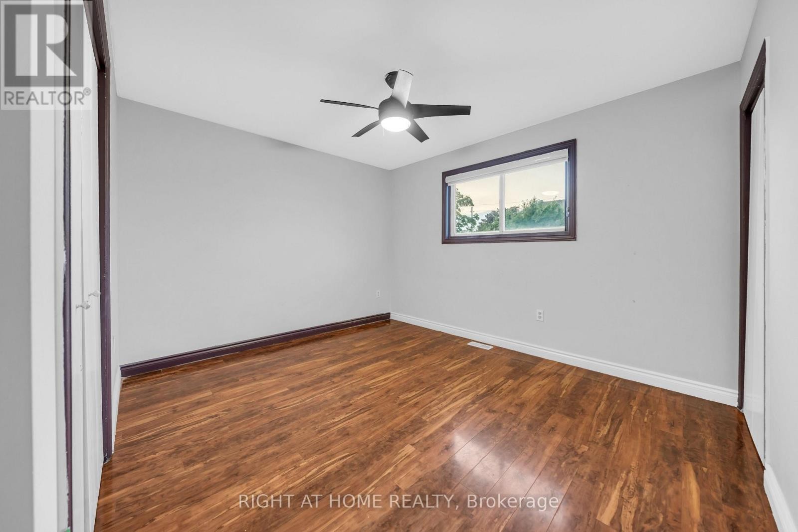 












7651 SWAN STREET

,
Niagara Falls (Ascot),




Ontario
L2H2R1

